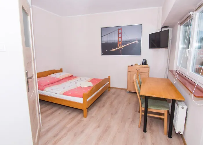 Pensionat Nova - Centrum 3*